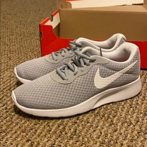 *NWOT* Nike Tanjun Sneakers